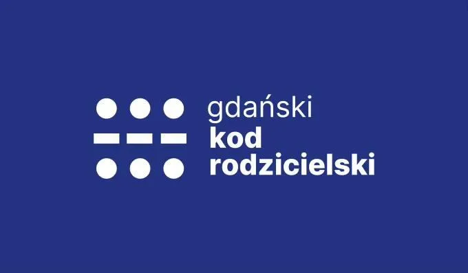 Białe kropki i kreski ułożone w dwie linie obok napisu „gdański kod rodzicielski” na granatowym tle.