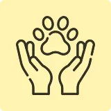 Dwie dłonie podtrzymujące sylwetkę łapy zwierzęcej.